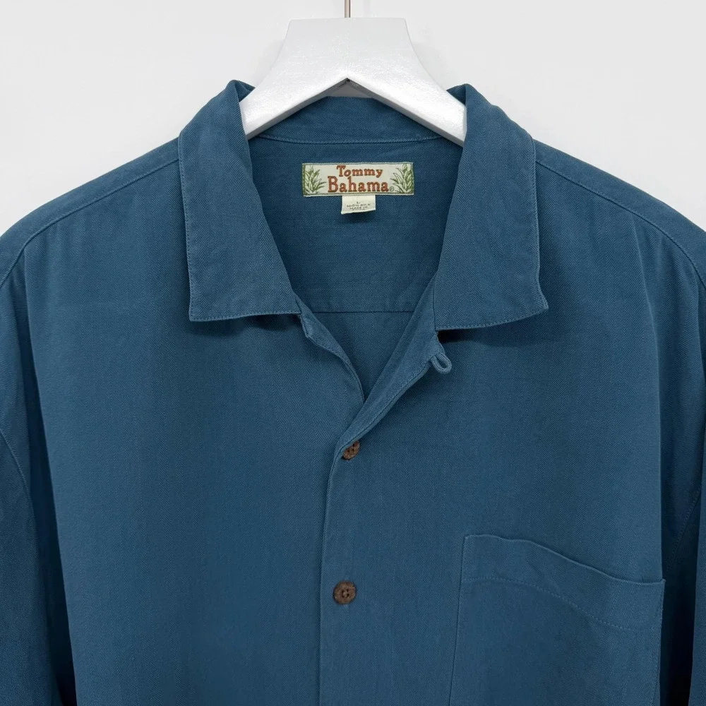 Tommy Bahama Men's Short Sleeve Button-Down Shirt in Teal Blue